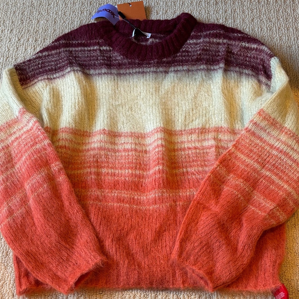 Elegant Gradient Crew Neck Sweater